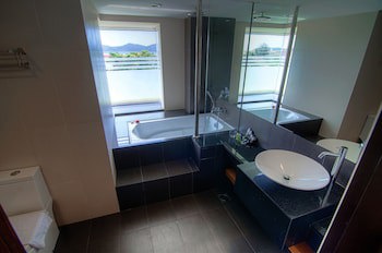C'haya Hotel