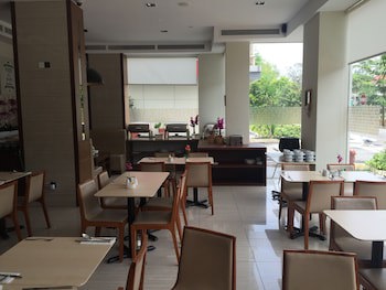C'haya Hotel