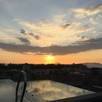 C'haya Hotel