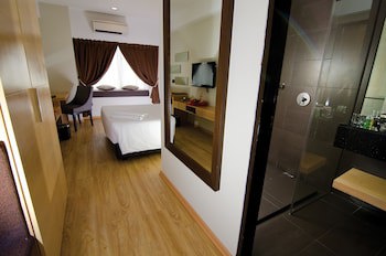 C'haya Hotel