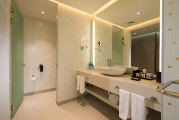 Las Americas Golden Tower Panama