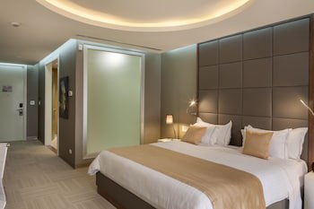 Las Americas Golden Tower Panama