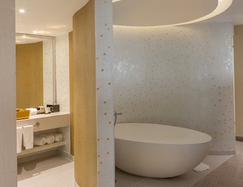 Las Americas Golden Tower Panama