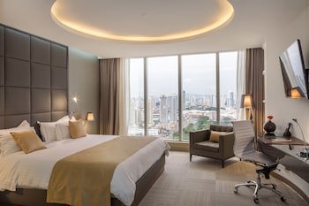 Las Americas Golden Tower Panama