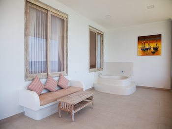 Bondalem Beach Club