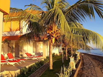 Bondalem Beach Club