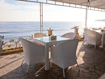 Bondalem Beach Club