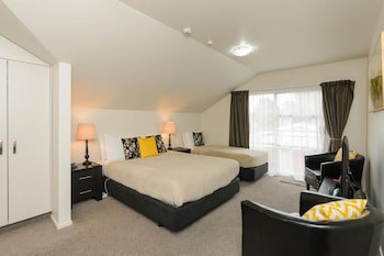 Ellena Court Motel