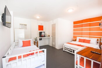 8Colors Beach House
