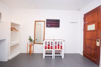 8Colors Beach House