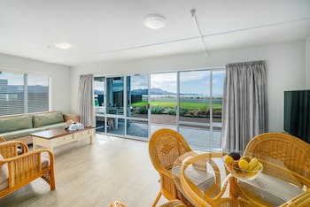 Waterfront Apartments Whitianga