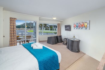 Waterfront Apartments Whitianga