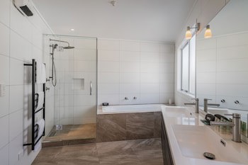 Waterfront Apartments Whitianga