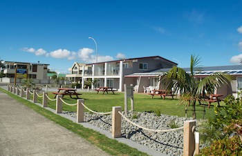 Bailey's At The Beach Motel