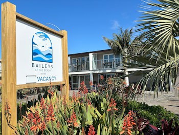 Bailey's At The Beach Motel