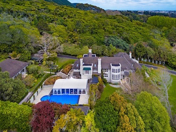 Greenmantle Estate Hotel