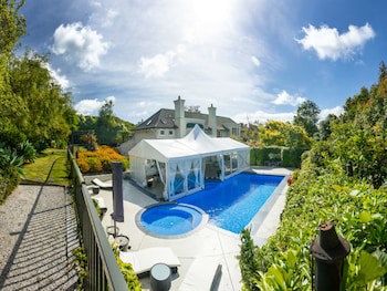 Greenmantle Estate Hotel
