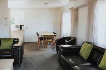 Peninsula Motel