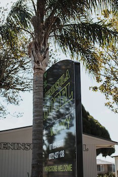 Peninsula Motel