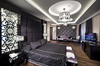 Comfort Room (1 Double Bed and 1 Twin Bed) - Package Rate