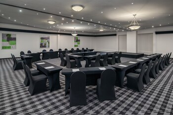 Holiday Inn Johannesburg Airport, An Ihg Hotel