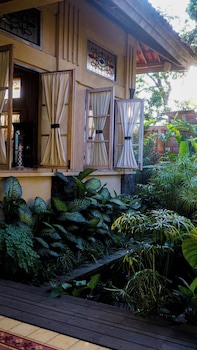 Kayu Arum Resort
