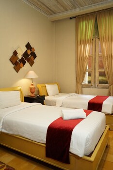 Kayu Arum Resort