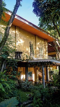 Kayu Arum Resort