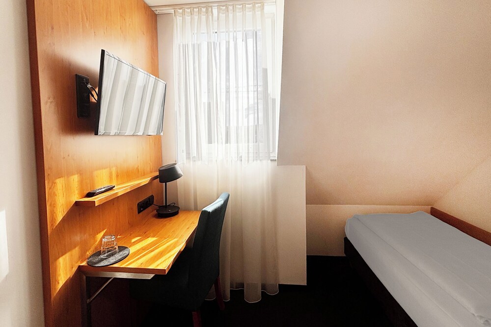 Garner Hotel Stuttgart - Zuffenhausen by IHG