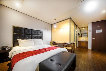 Chakan Hotel