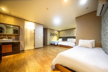Chakan Hotel