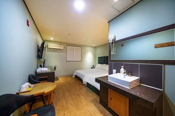 Chakan Hotel