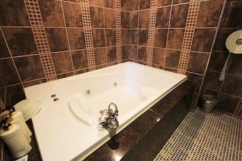 Chakan Hotel