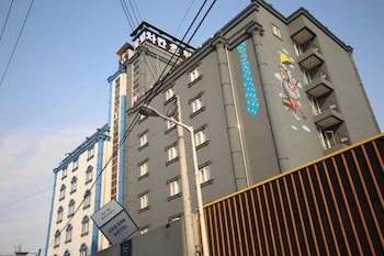 Chakan Hotel