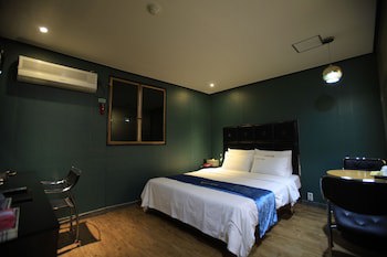 Chakan Hotel