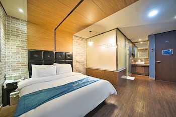Chakan Hotel