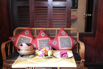 Bong Thom Home Stay