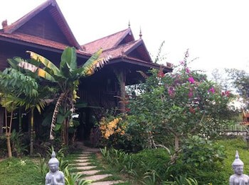 Bong Thom Home Stay