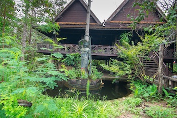 Bong Thom Home Stay