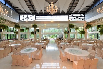 Tai Yi Red Maple Resort