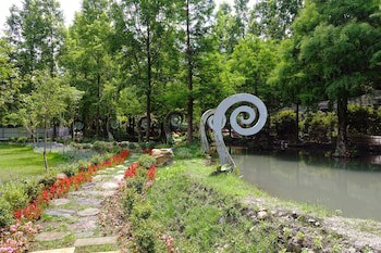 Tai Yi Red Maple Resort