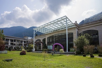 Tai Yi Red Maple Resort