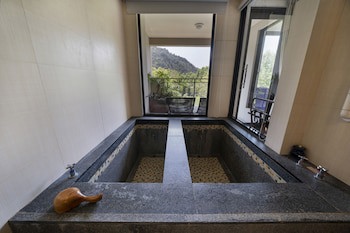Tai Yi Red Maple Resort
