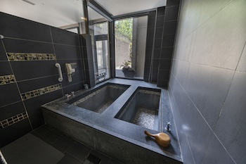 Tai Yi Red Maple Resort