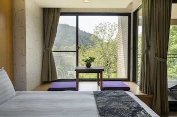 Tai Yi Red Maple Resort