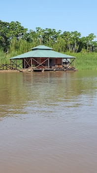 Kurupira Cabin Floating