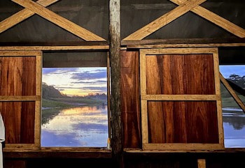 Kurupira Cabin Floating