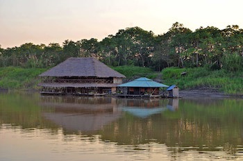 Kurupira Cabin Floating