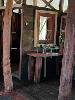 Kurupira Cabin Floating