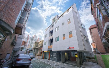 Kw Hongdae Line Hostel